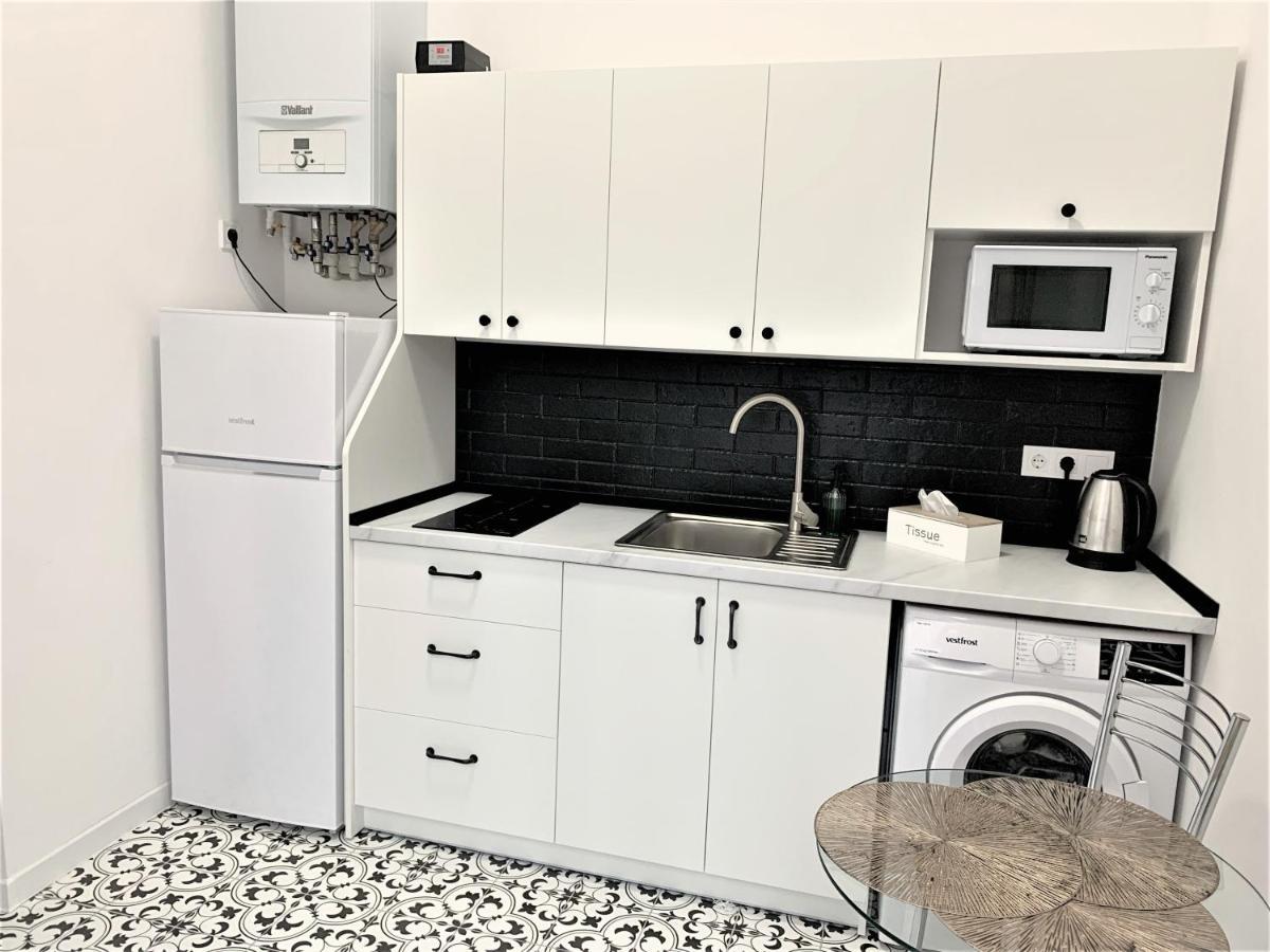 Glorious Apartment Near The Old City Lviv Extérieur photo