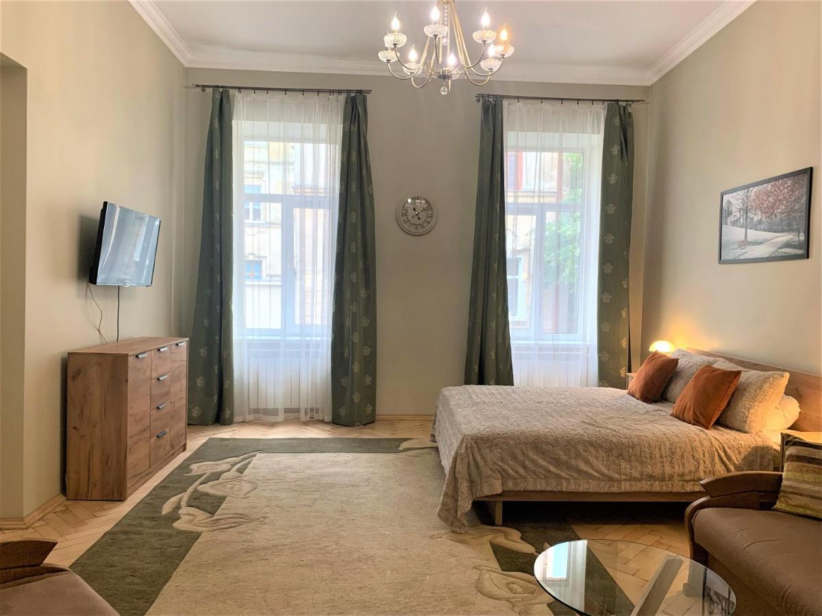 Glorious Apartment Near The Old City Lviv Extérieur photo