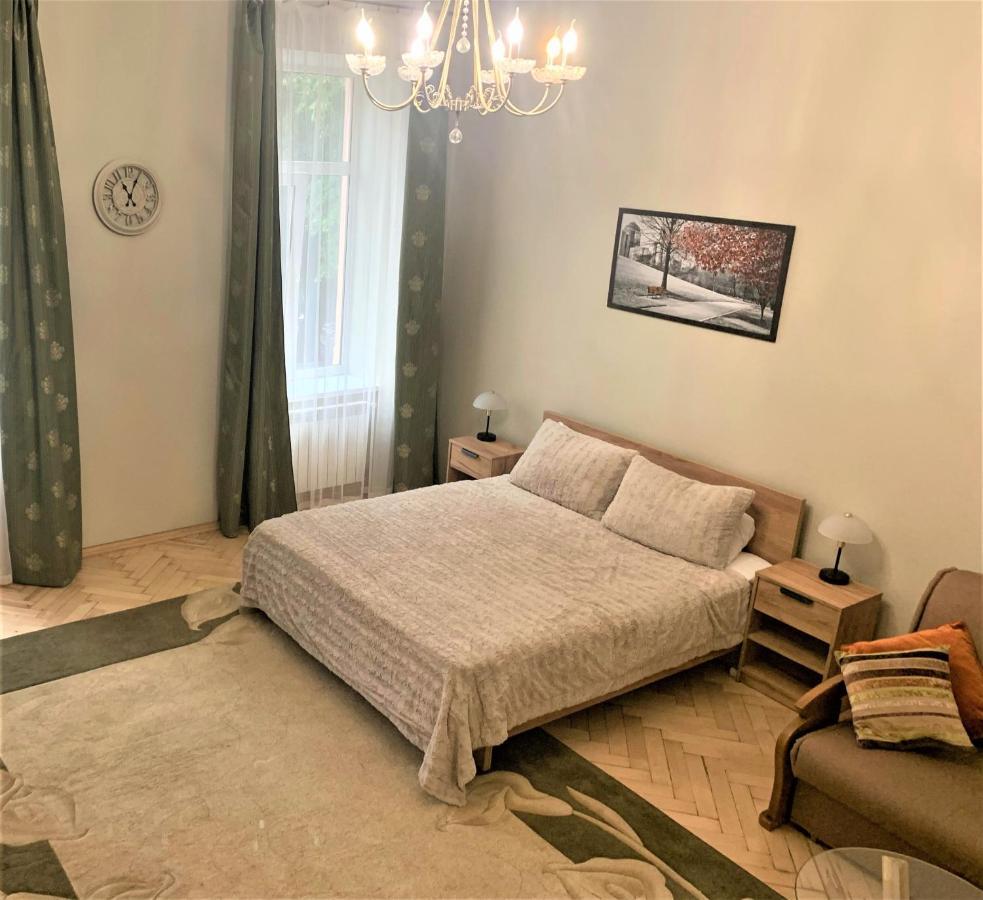 Glorious Apartment Near The Old City Lviv Extérieur photo