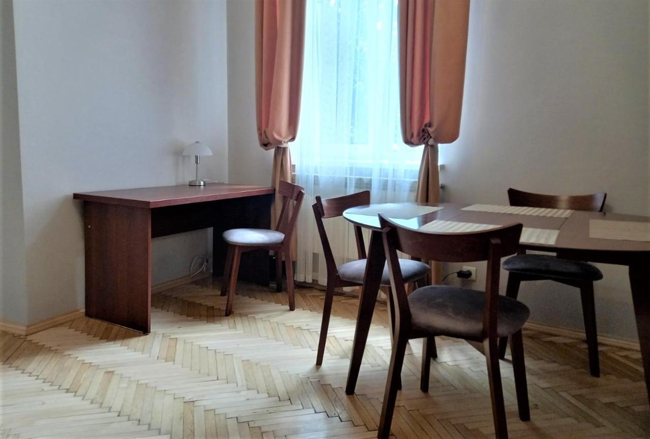 Glorious Apartment Near The Old City Lviv Extérieur photo